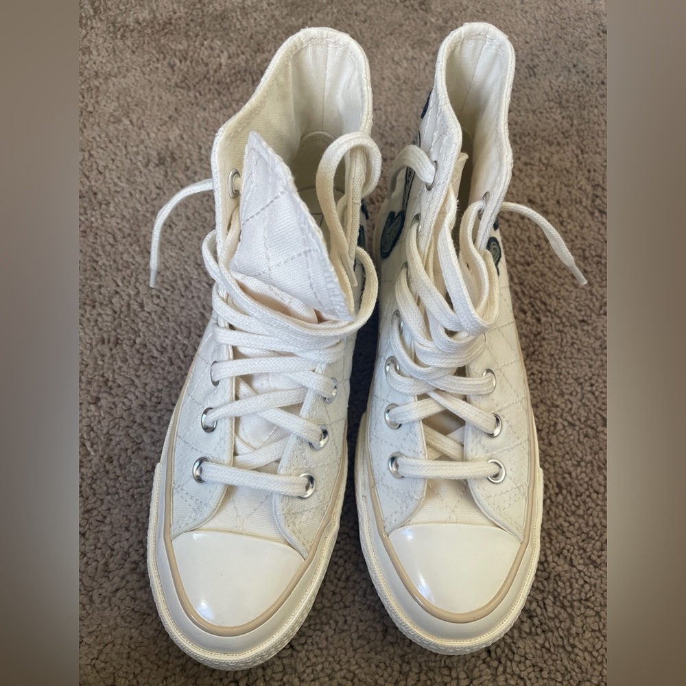 New Converse Cream High-Top Sneakers，Worman size 5.5